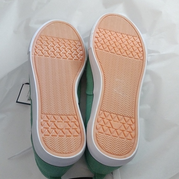 Universal Thread Women's Vulcanized Molly Sneakers, Green, size 10 - Picture 7 of 7